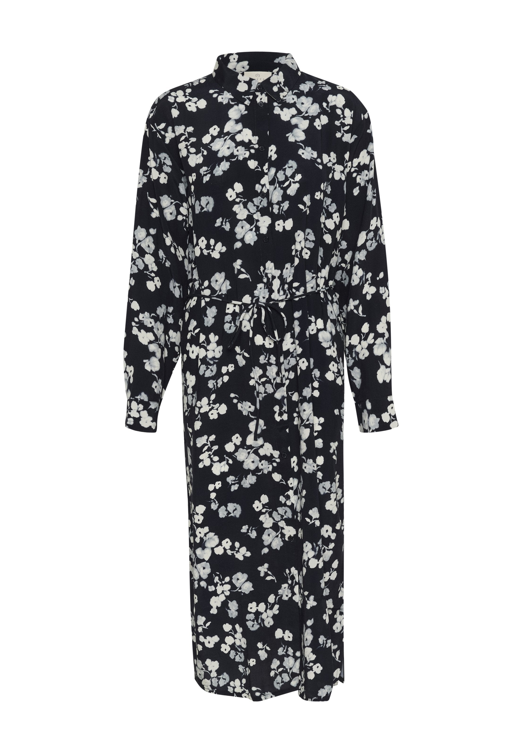 Langes, schwarzes Blumenkleid mit Kragen, Knopfverschluss, langen Ärmeln und gebundenem Taillengürtel. Verziert mit weißen und hellgrauen Blumenmustern. Weicher Stoff.