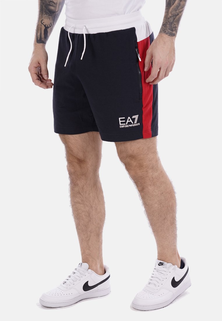 EA7 Emporio Armani Shorts Media 5