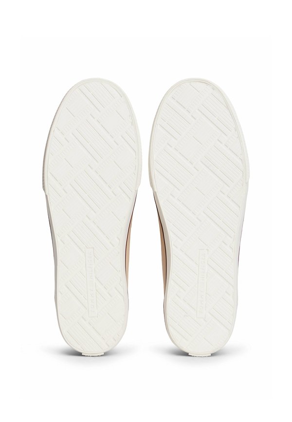 Tommy Hilfiger CHIC LOW PROFILE VULC