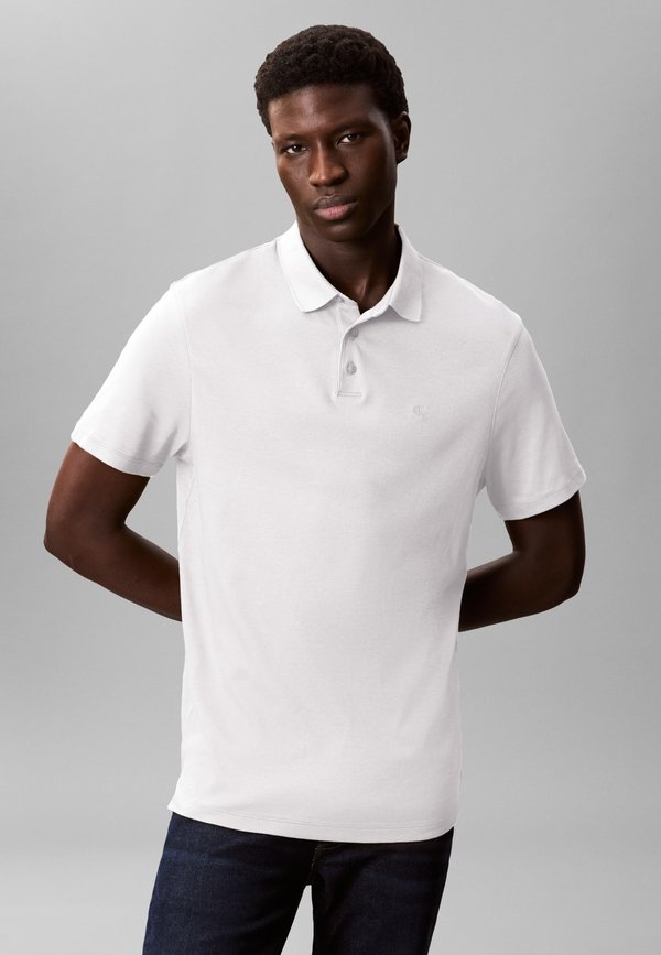 Calvin Klein SS CHEST EMB - Polo shirt - bright white
