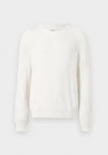 Weißer gerippter Pullover mit rundem Halsausschnitt, überschnittenen Schultern und langen Ä sleeves. Verfügt über strukturierten Stoff und einen geraden Saum.