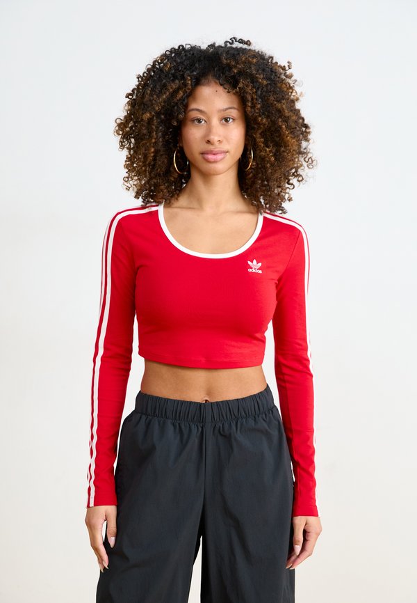adidas Originals ADICOLOR 3-STRIPES LONG SLEEVE CROP LONG-SLEEVE - Long sleeved top - better scarlet