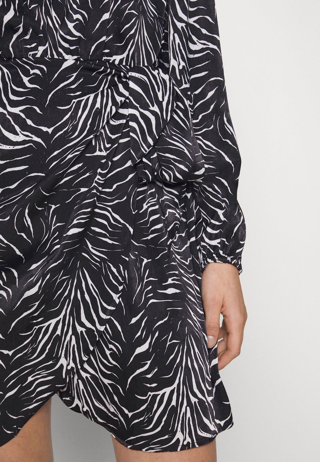 ONLY ONLMILLE WRAP DRESS