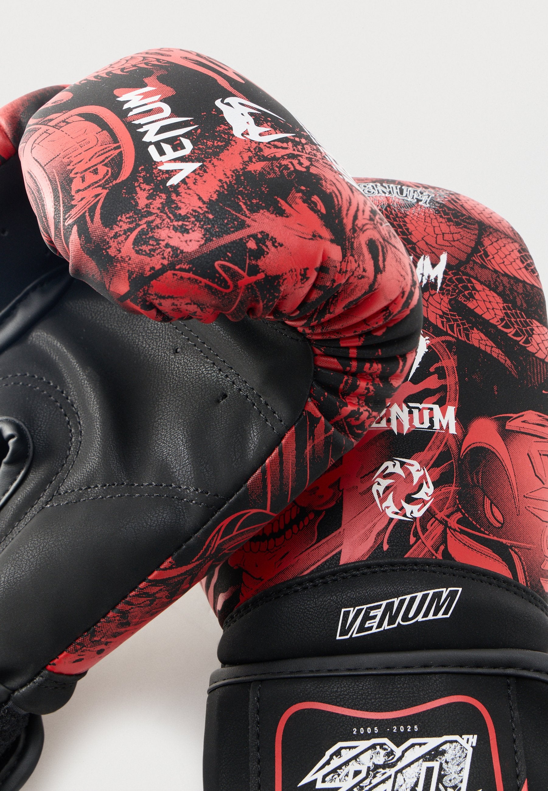 Venum 20TH ANNIVERSARY BOXING GLOVES