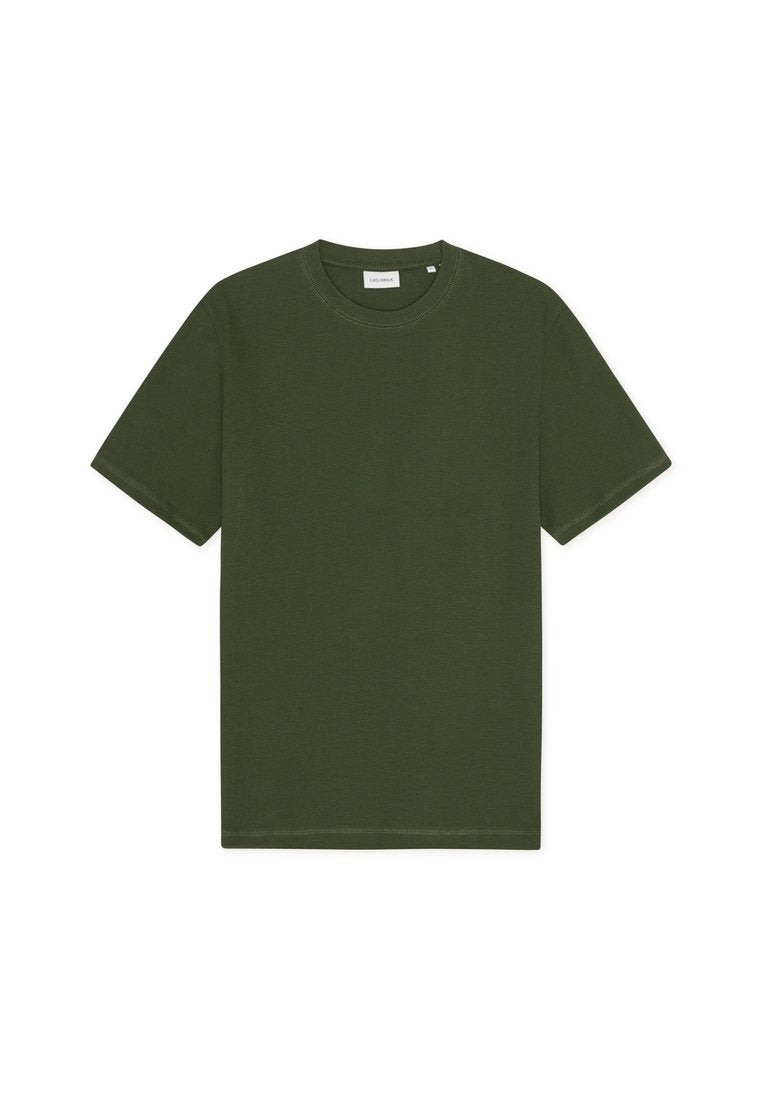 Olivgrünes Kurzarm-T-Shirt aus Baumwolle, mit Rundhalsausschnitt und einer glatten, strukturierten Oberfläche. Keine sichtbaren Muster oder Akzente.