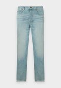 Hellblaue Denim-Jeans mit geradem Bein, mit einem verblassten Washed-Effekt, fünf Taschen und einer knopfseitigen Verschließung.
