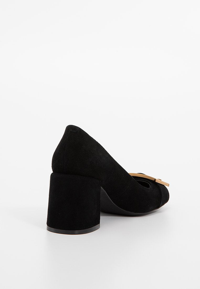 Jeffrey Campbell FACTS