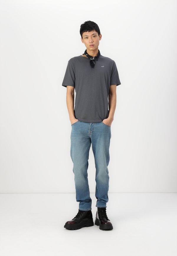 Jack & Jones Tapered fit JJIMIKE JJFOX I.K. GE 423 SN
