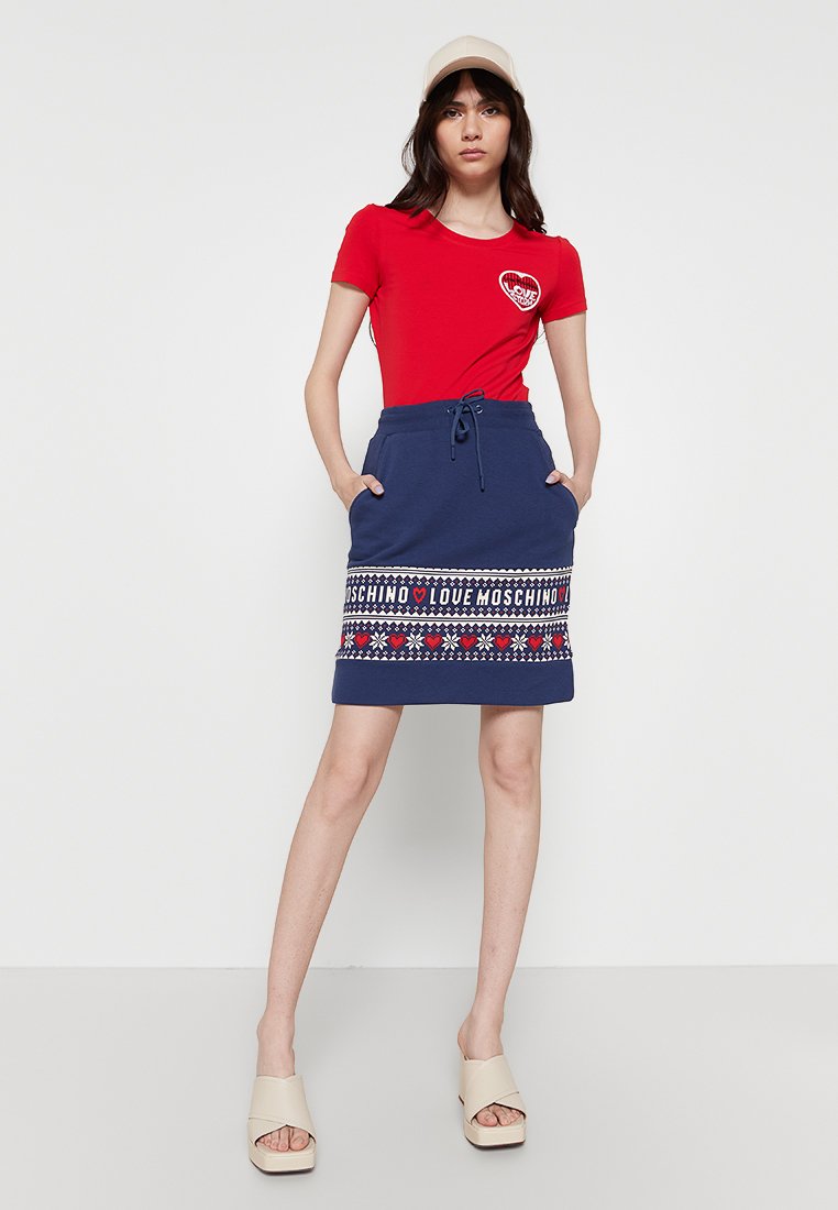 Love Moschino