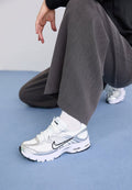 Nike Sportswear AIR MAX MOTO 2K - Trainers - white/black/summit white/photon dust/smoke grey