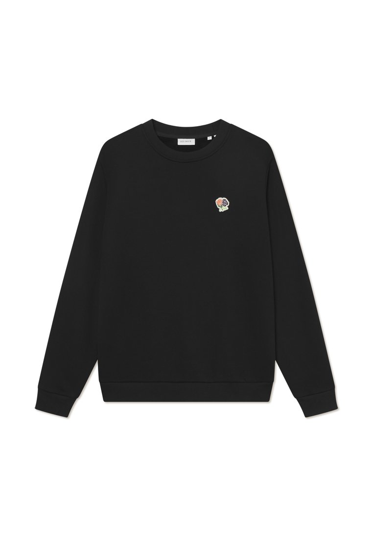 Schwarzer Pullover mit langen Ärmeln, gerippten Bündchen und Saum, mit einer kleinen, mehrfarbigen Blumenstickerei auf der linken Brust.