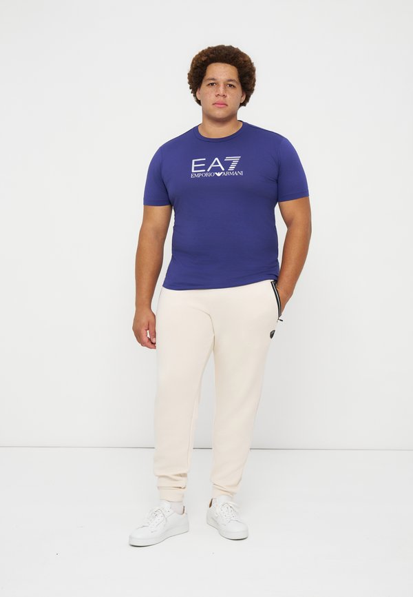 EA7 Emporio Armani