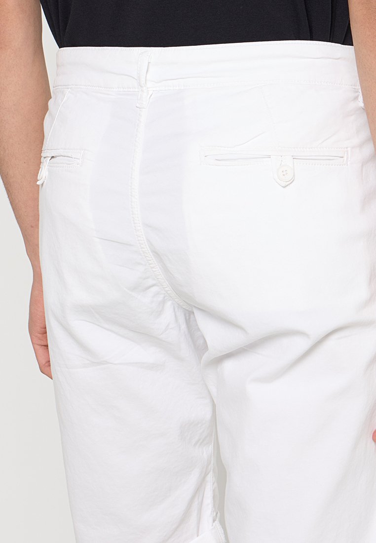 KARL LAGERFELD Shorts Media 5