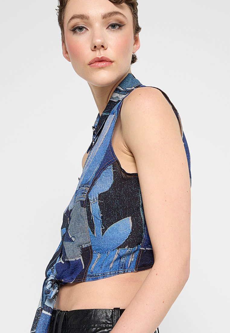 MOSCHINO JEANS
