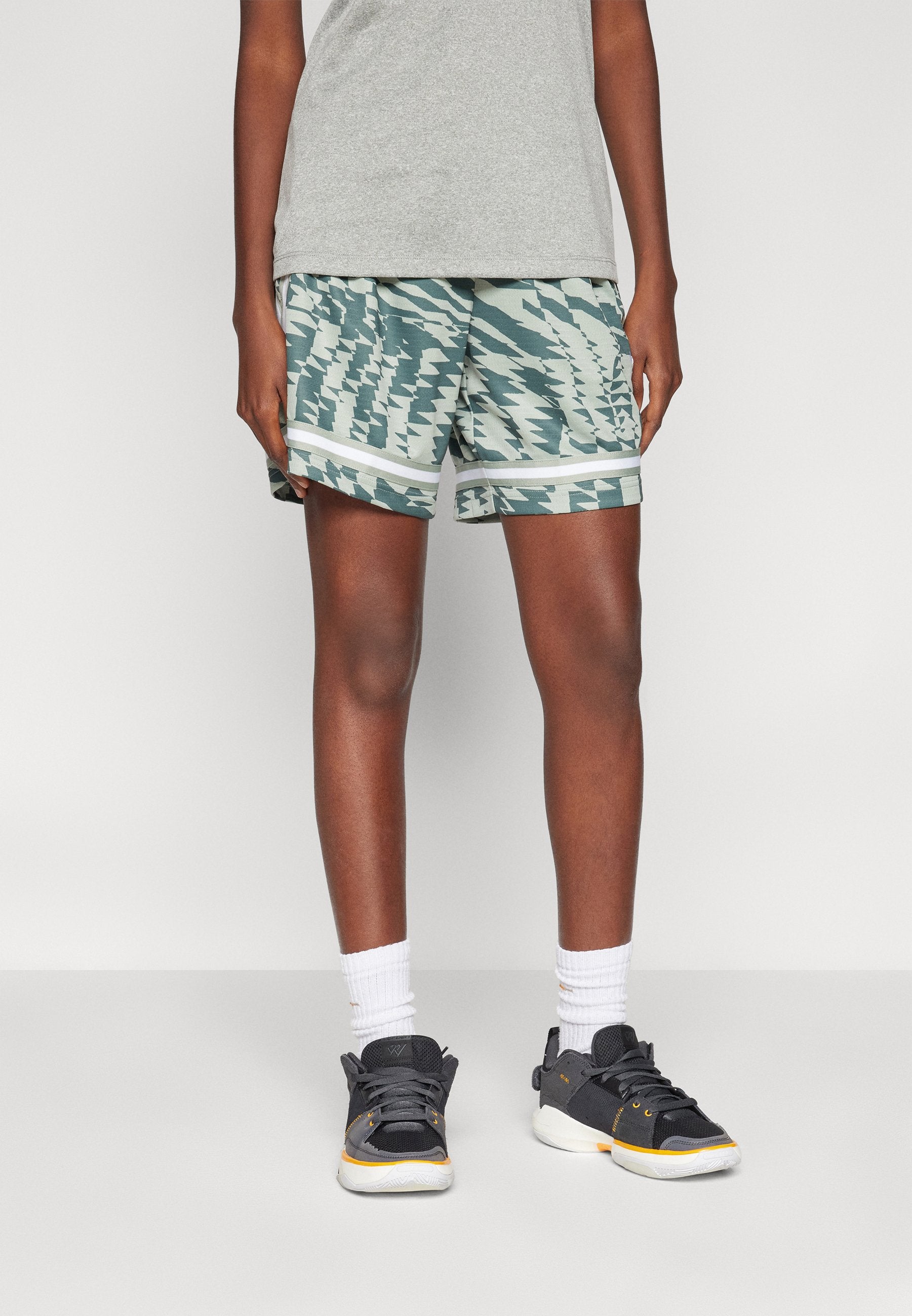 Nike Performance CROSSOVER SHORT SEASONAL