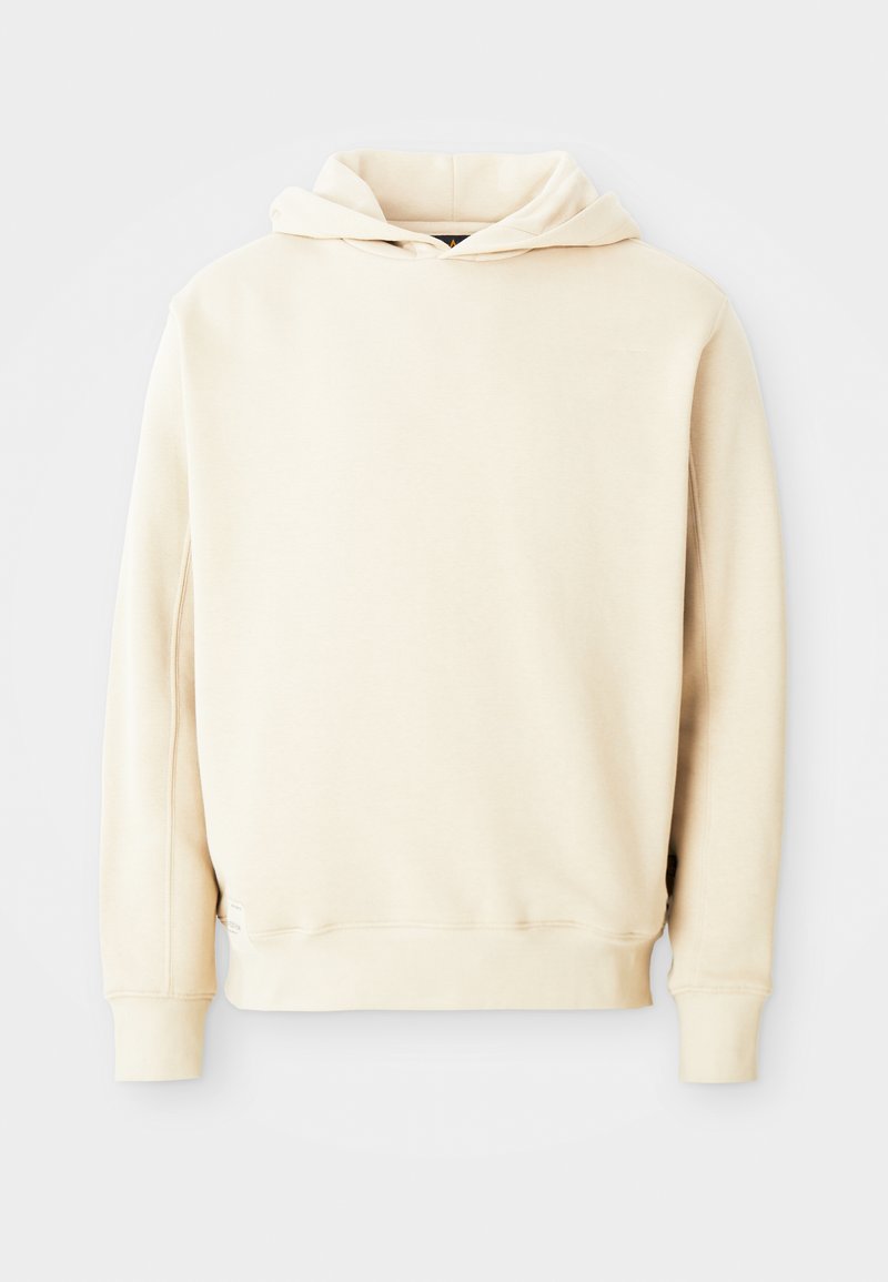 Beiger Pullover-Hoodie mit langen Ärmeln und gerippten Bündchen, flach auf einem hellgrauen Hintergrund dargestellt.