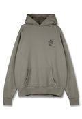 Olivgrüner Hoodie mit einer Fronttasche, geripptem Saum und Bündchen, verfügt über ein kleines grafisches Design auf der linken Brust. Weiches Material, entspannte Passform.