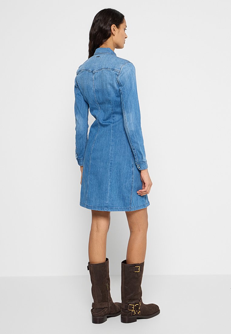 TACOMA SLIM FIT Media 2