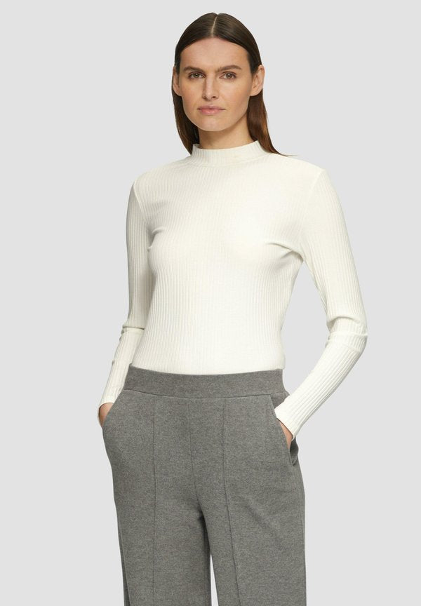 s.Oliver LANGARM MIT STRUKTUR UND STEHKRAGEN - Jumper - creme