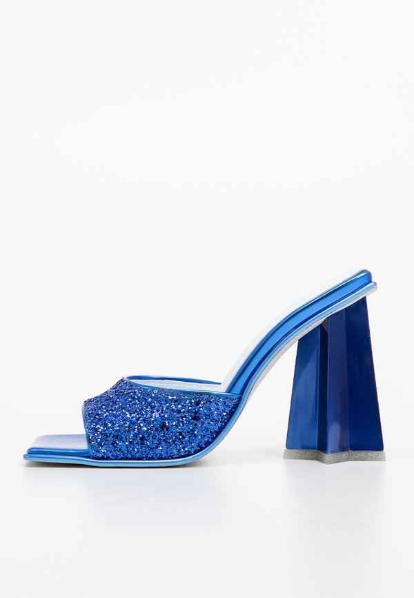 CHIARA FERRAGNI ANDROMEDA