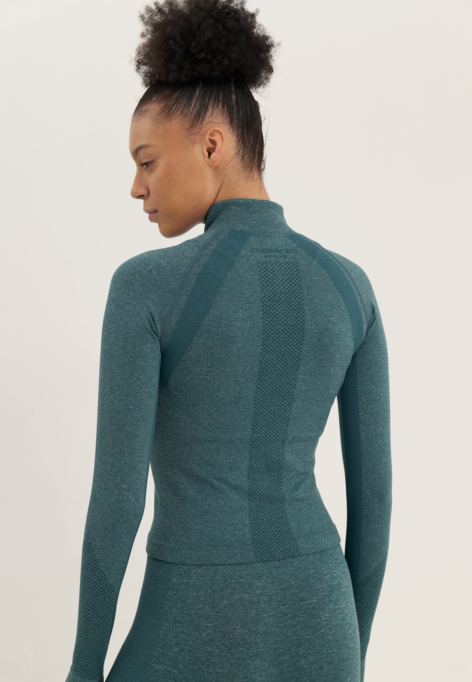Even&Odd active SUPER HIGH NECK FULL ZIP SEAMLESS TOP WITH CONTRAST PANELLING
