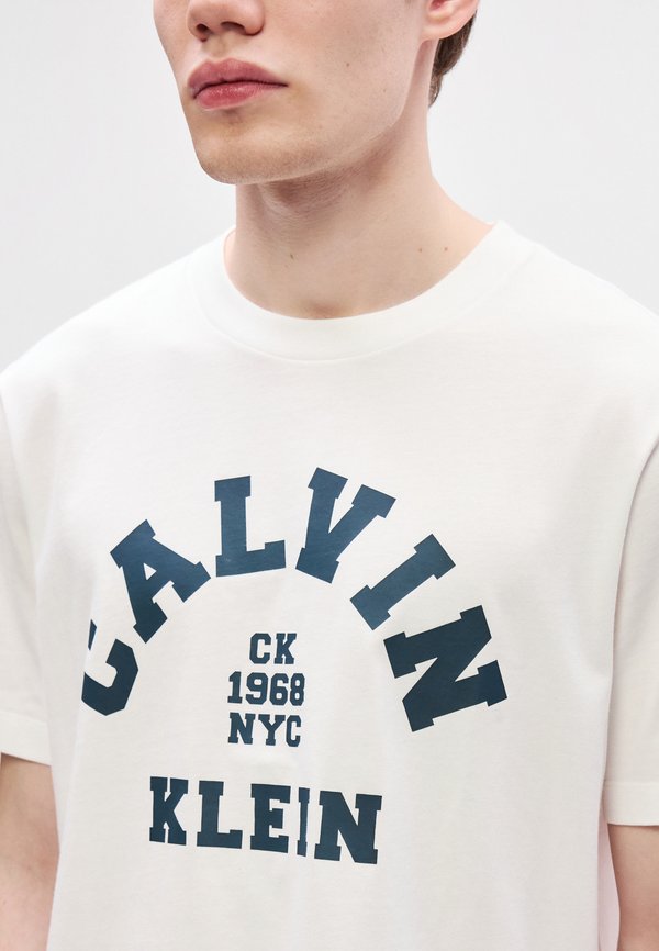Calvin Klein Jeans COLLEGE GRAPHIC