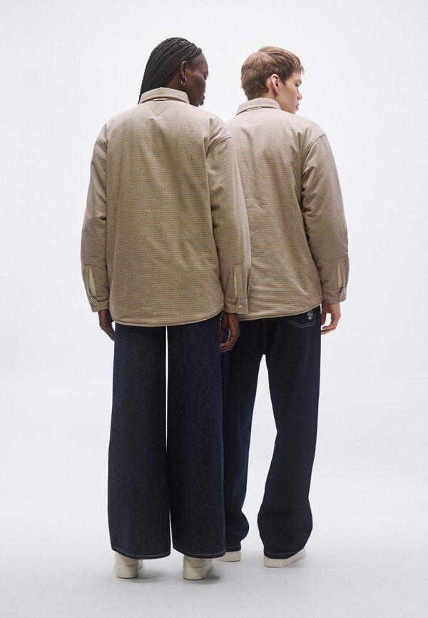 Tommy Jeans OVERSIZED FIT REVERSIBLE OVERSHIRT