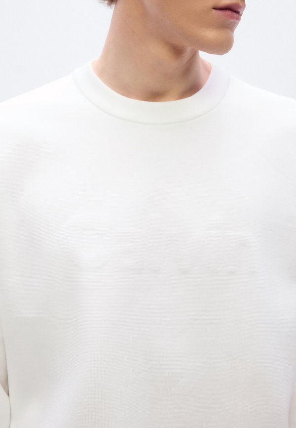 Calvin Klein Jeans 3D CHEST LOGO MODERN