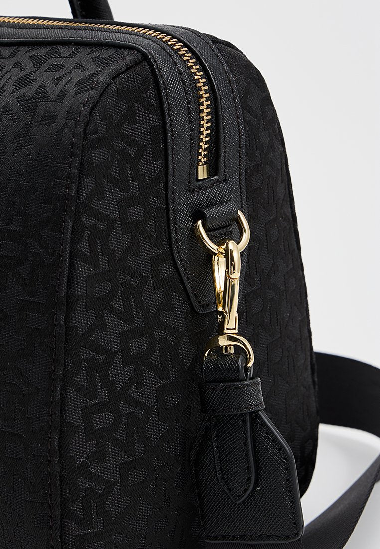 DKNY CAROL