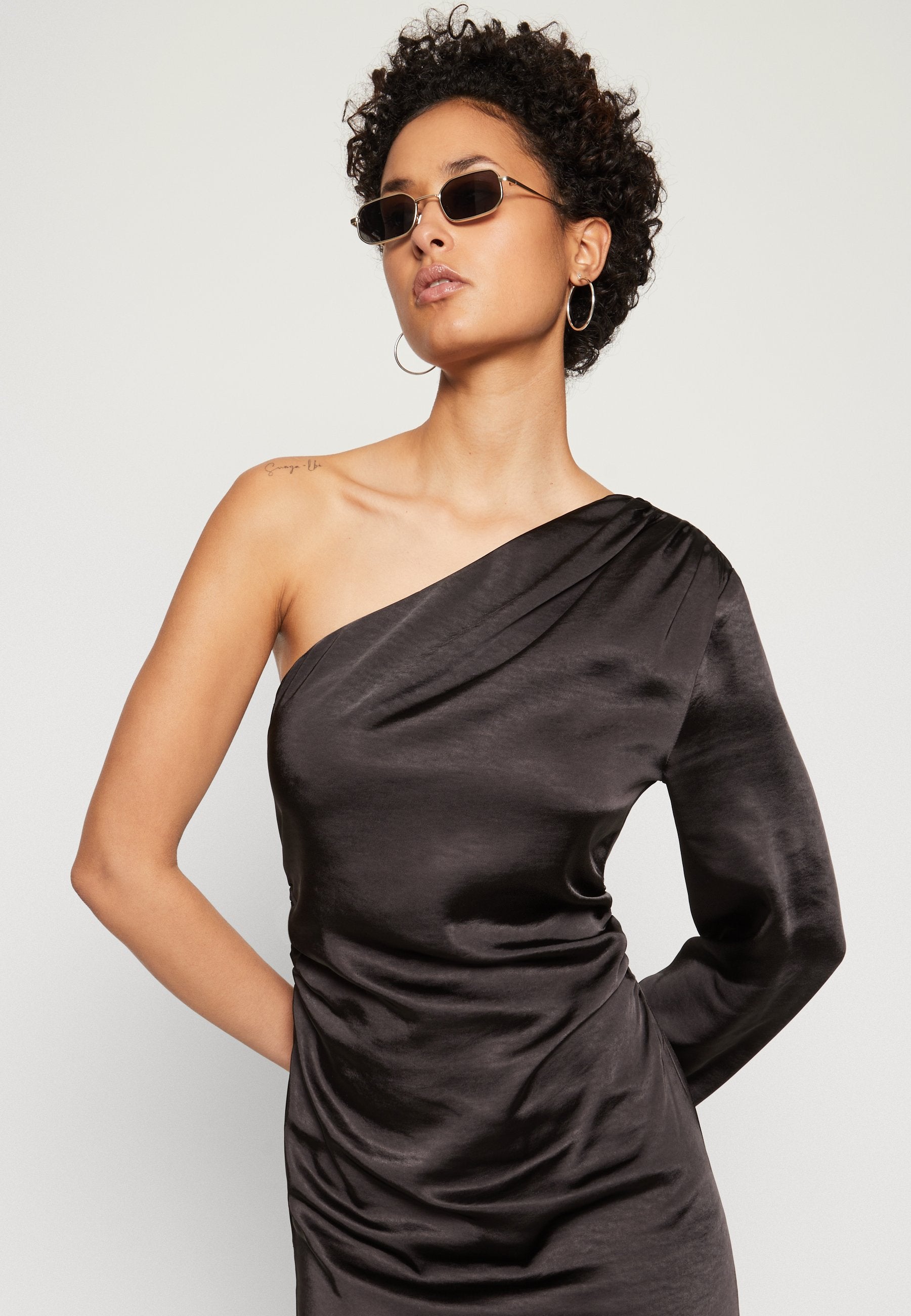 Gina Tricot ONE SHOULDER DRESS