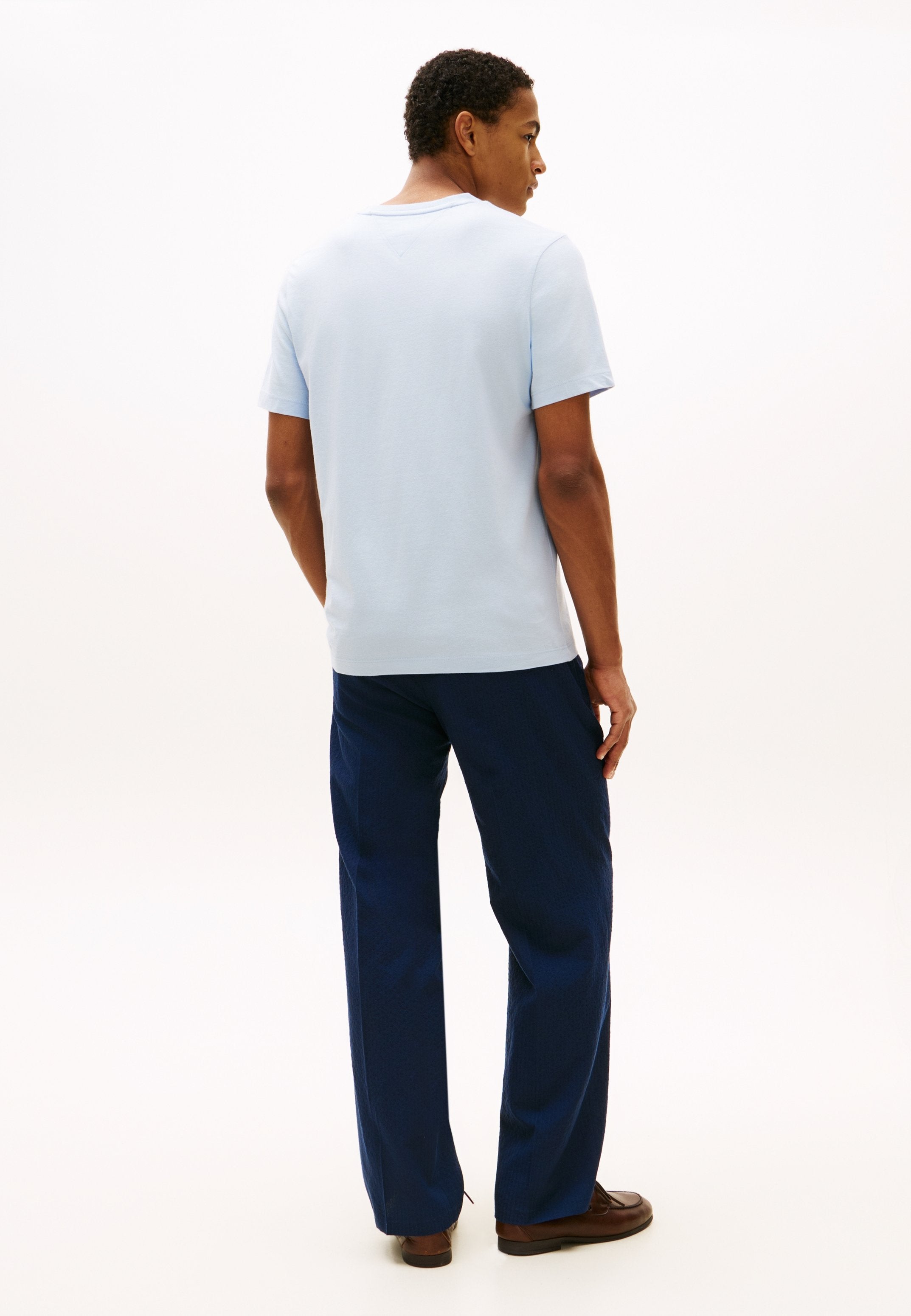 ESSENTIALS TEE Media 4
