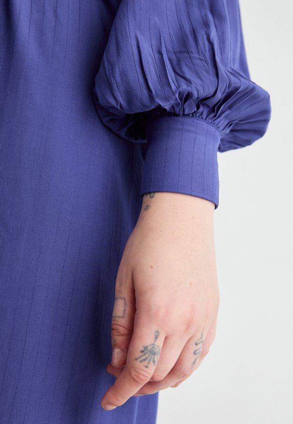 ONLY Carmakoma CARMYRNA KNEE DRESS