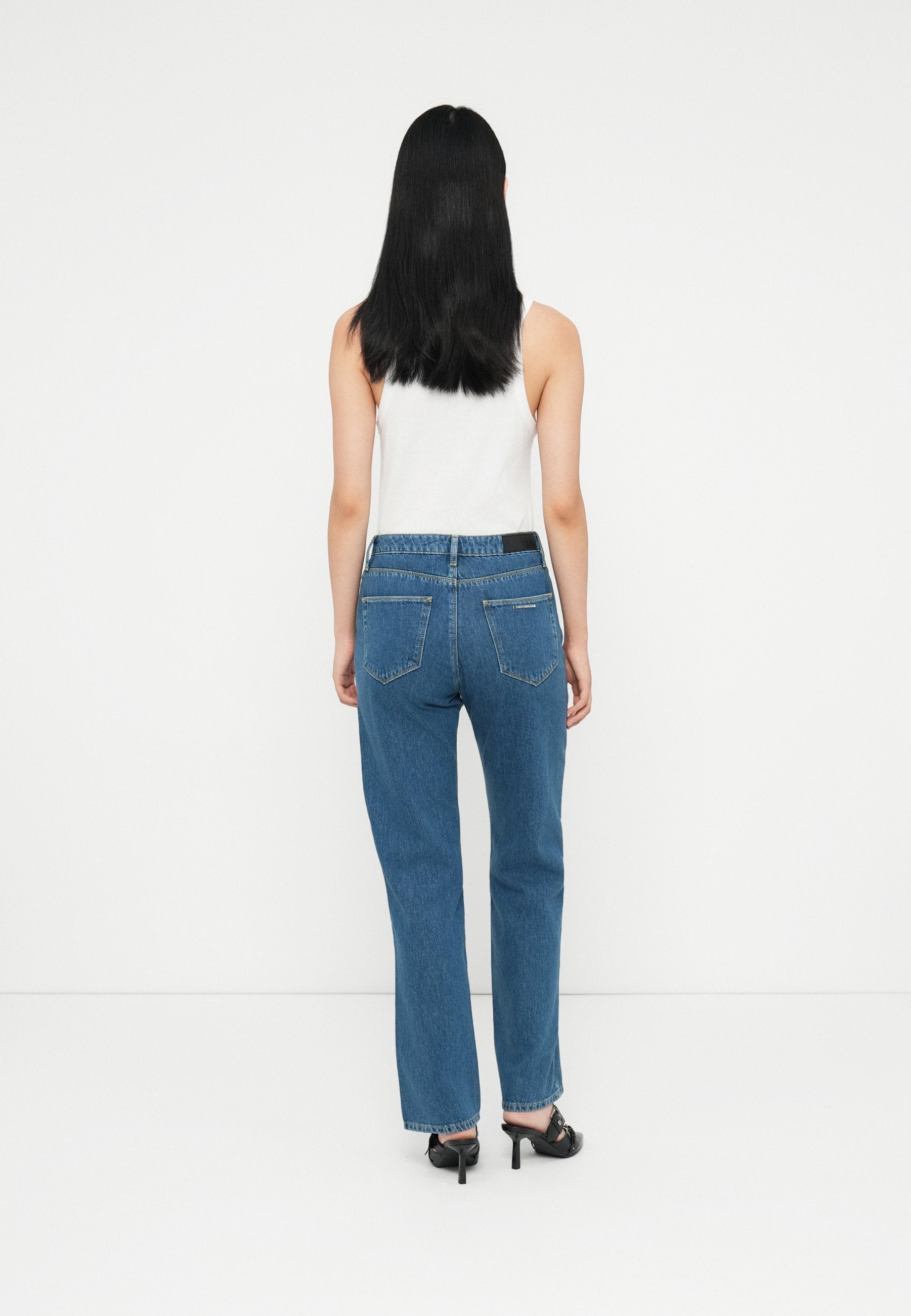 STRAIGHT LEG PANTS Media 4