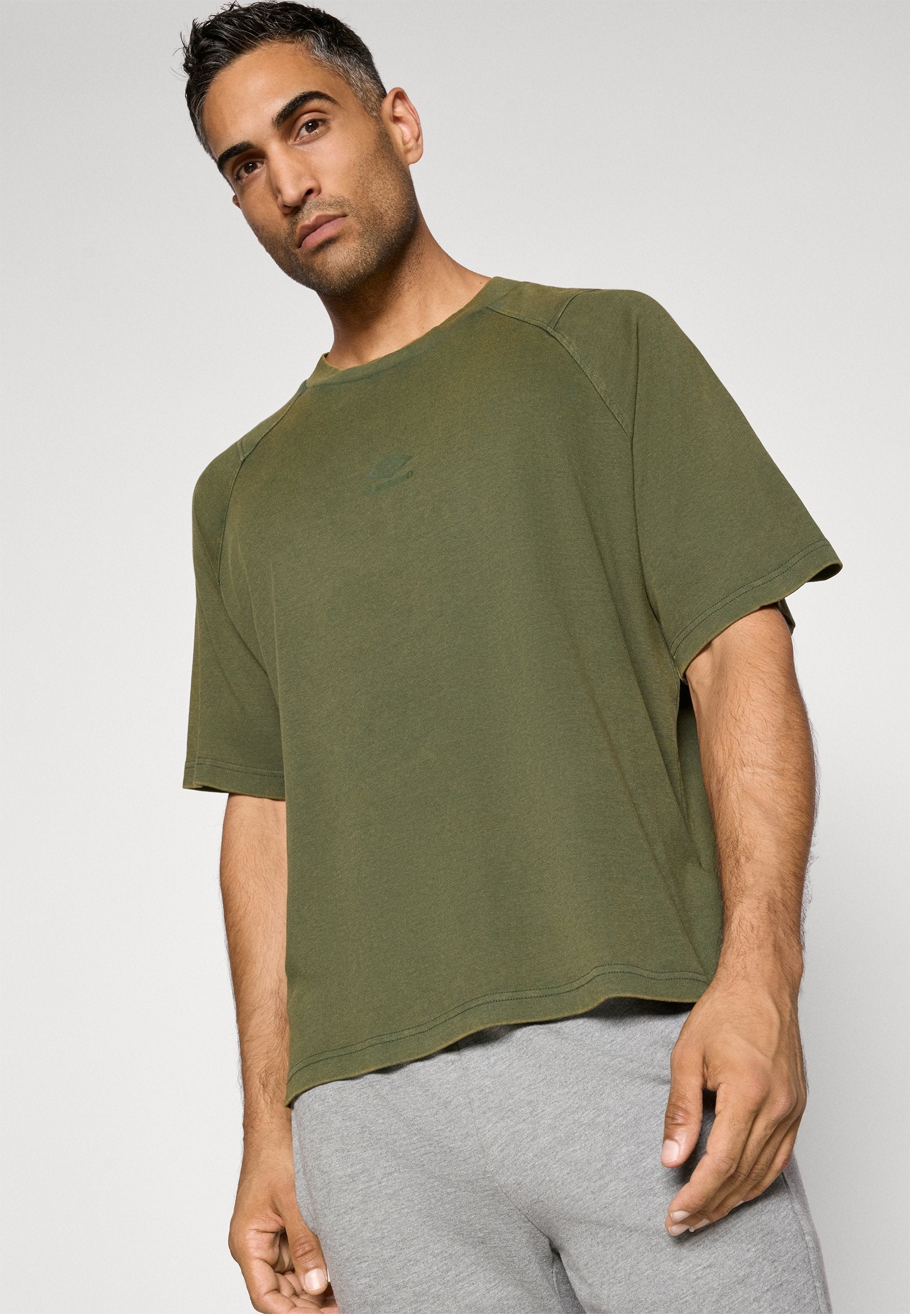 Umbro WASHED HIGH NECK BOXY TEE