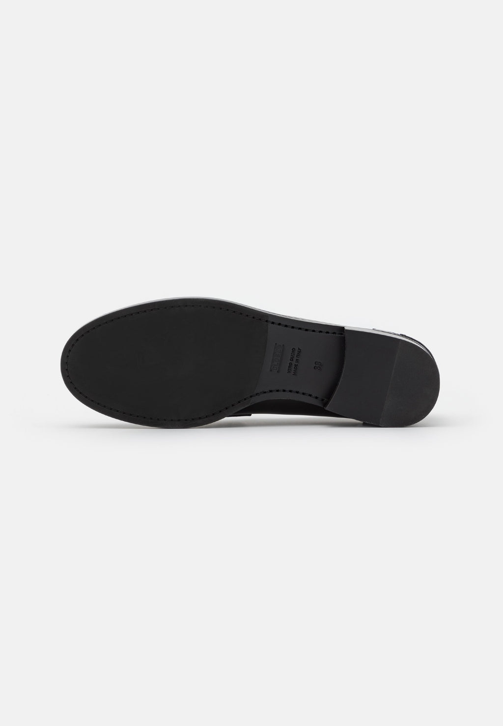 CLOSED LOAFER