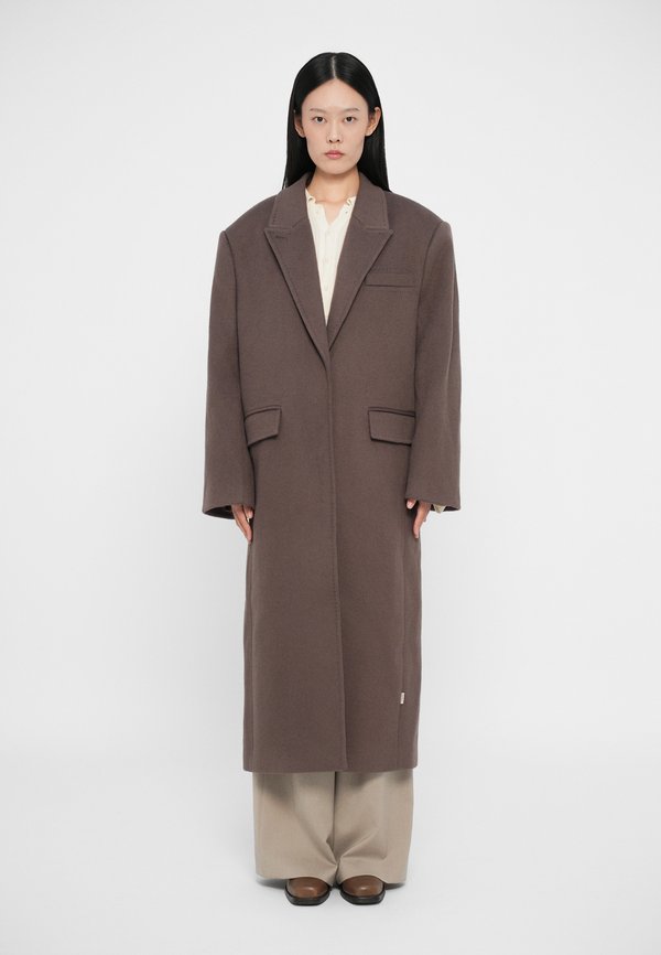 REMAIN LONG COAT