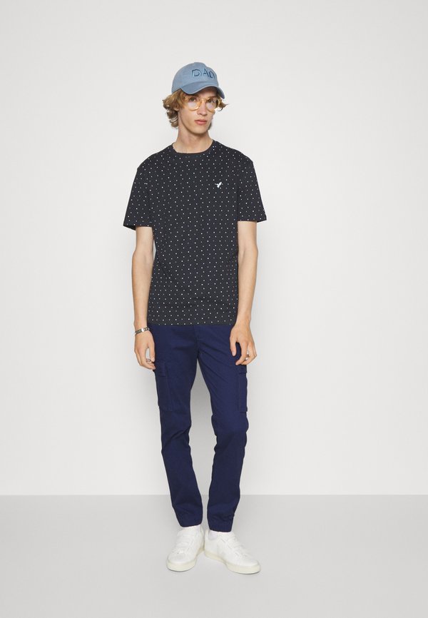 Pier One by Zalando