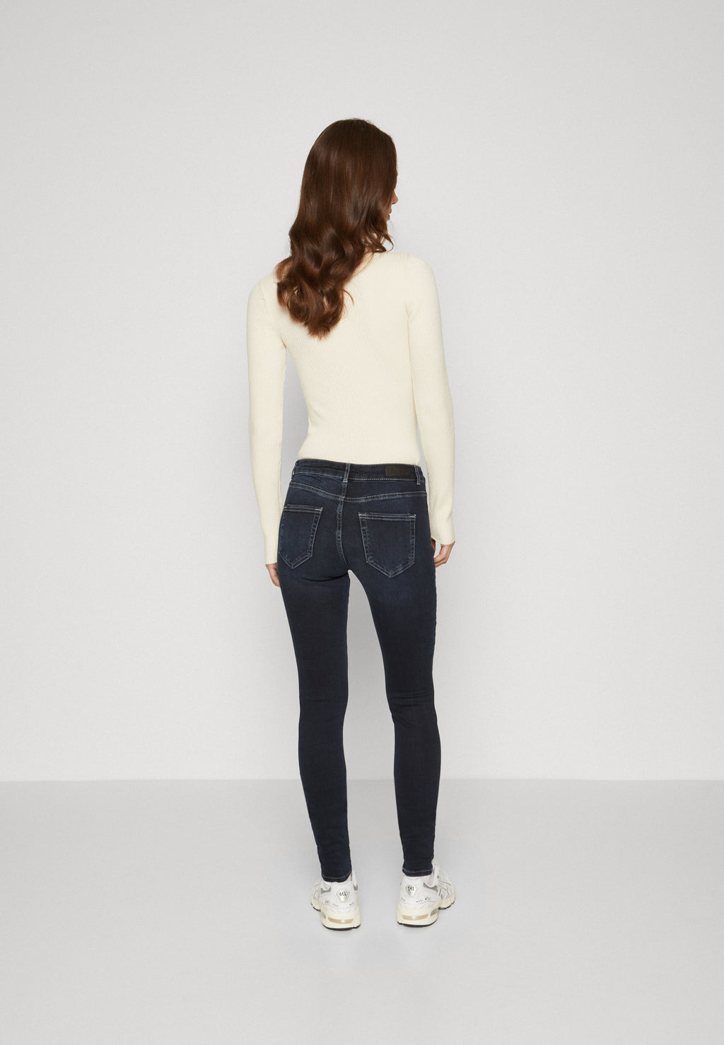 ONLBLUSH MID WAIST Media 4