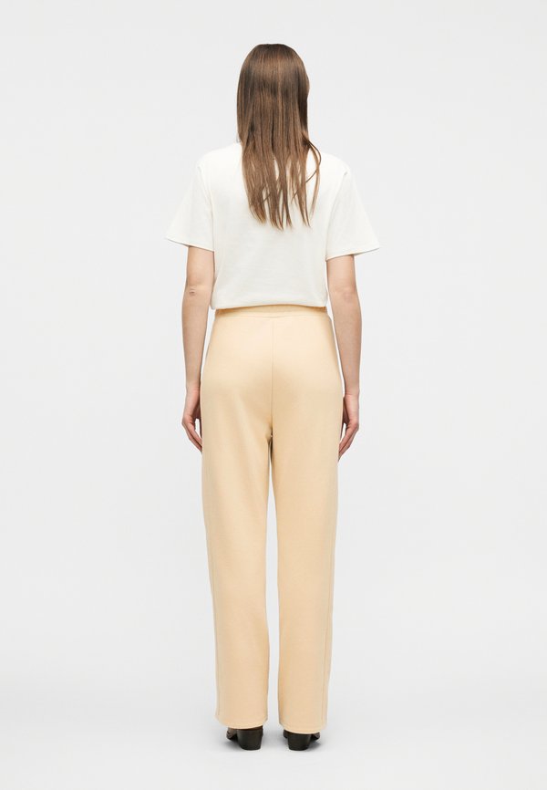 Weekend Max Mara VOLIERA