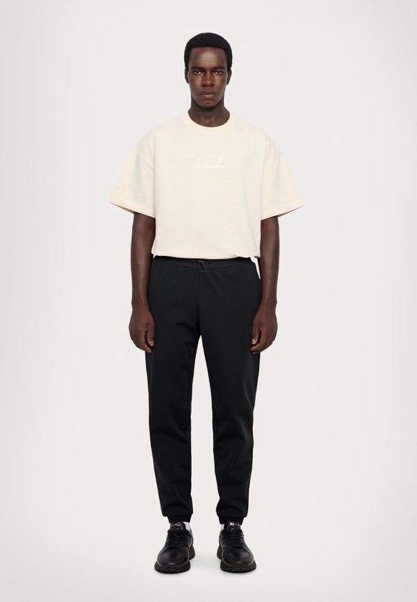 EA7 Emporio Armani TROUSER