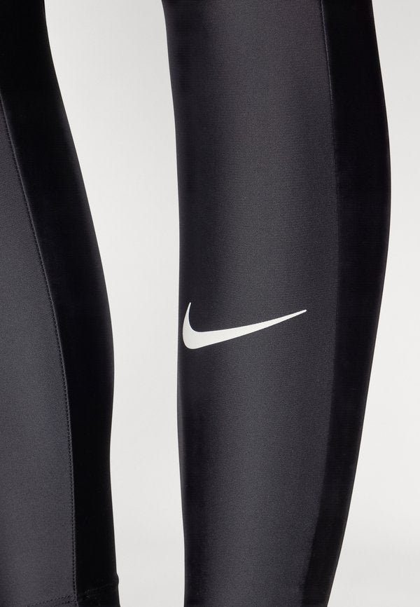 Nike Performance SET