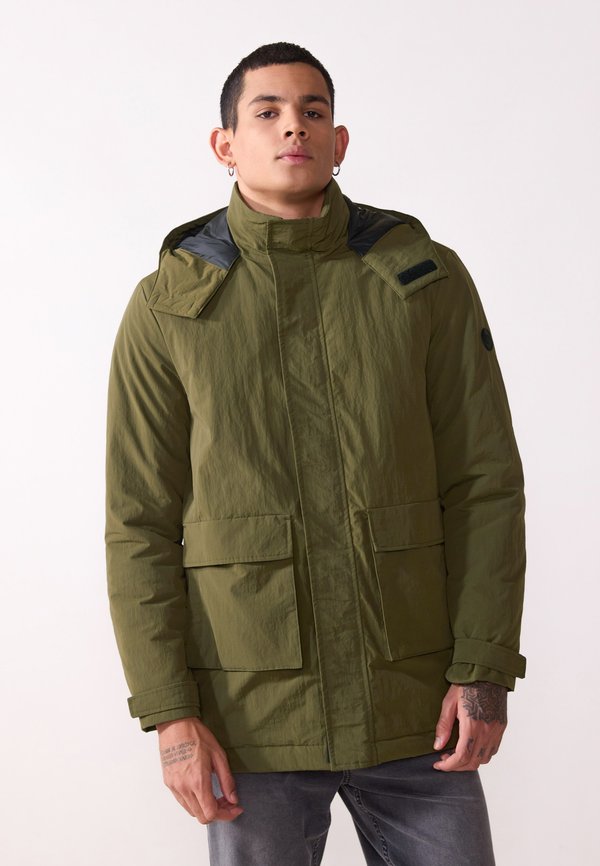Pier One by Zalando