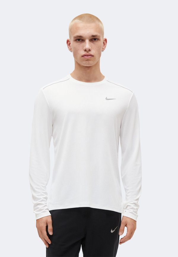Nike Performance MILER  - Long sleeved top - white