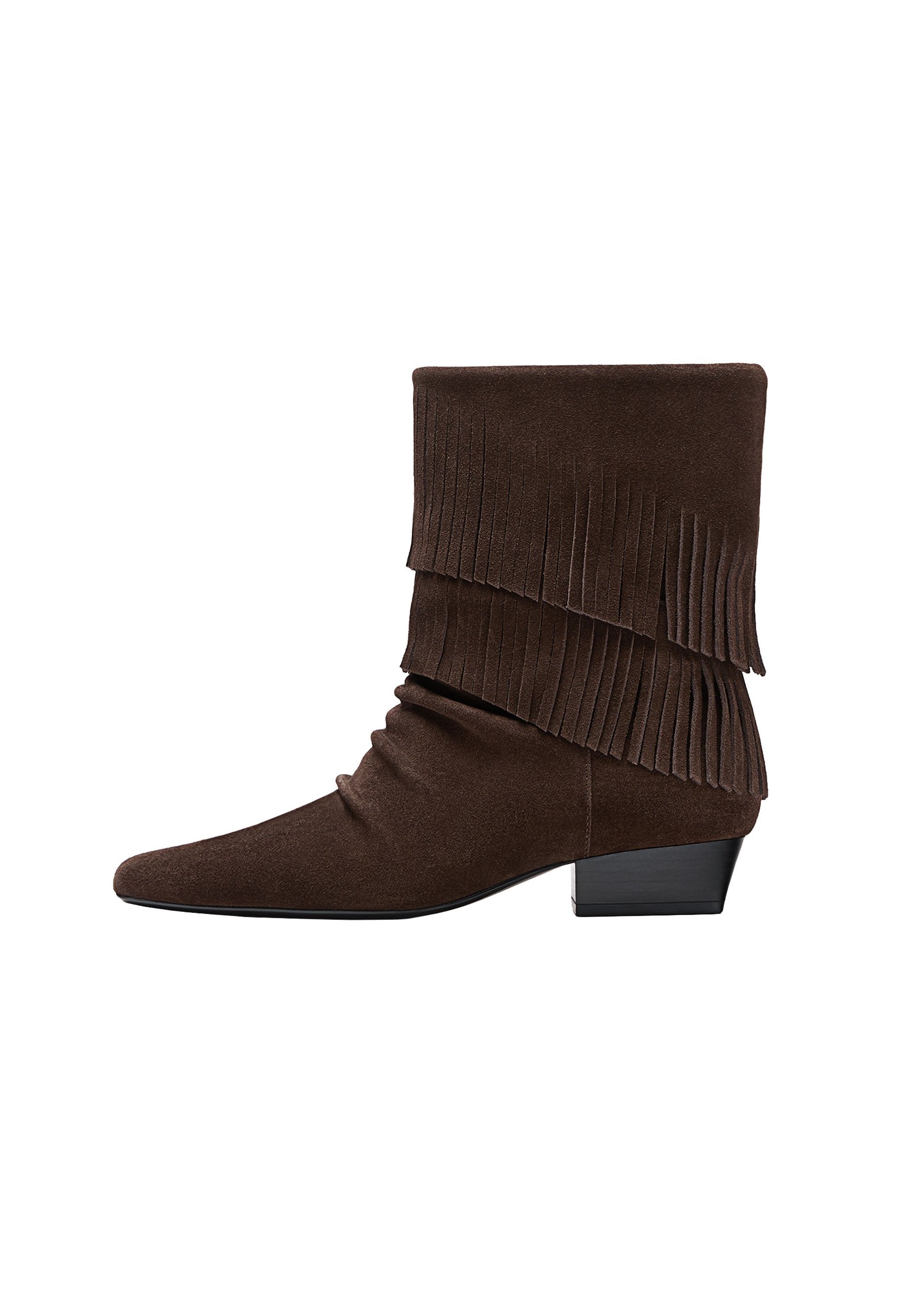 Braune Wildleder-Stiefelette mit spitzem Schuhzehen, lässigem Design und geschichteten Fransenakzenten an der Oberseite, ausgestattet mit einem niedrigen Blockabsatz.