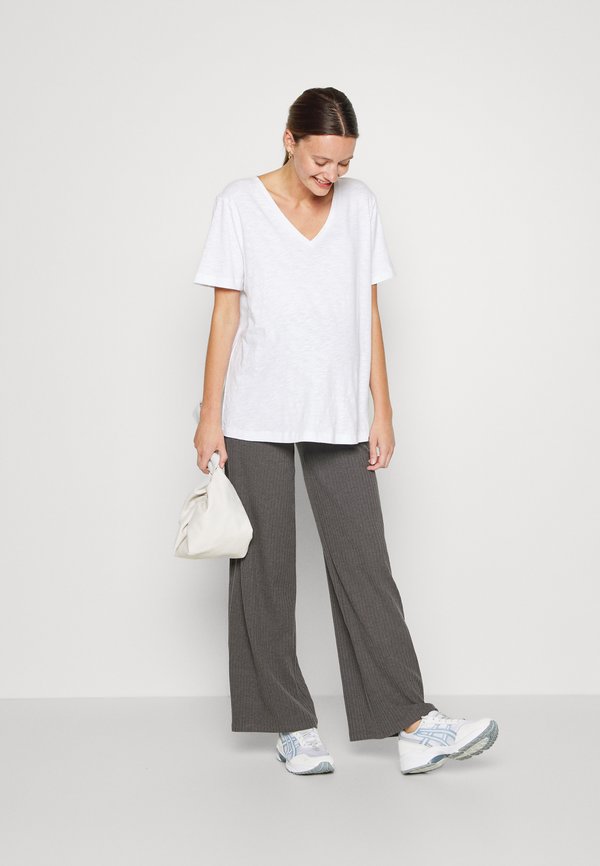 GAP Maternity SLOUCHY V NECK