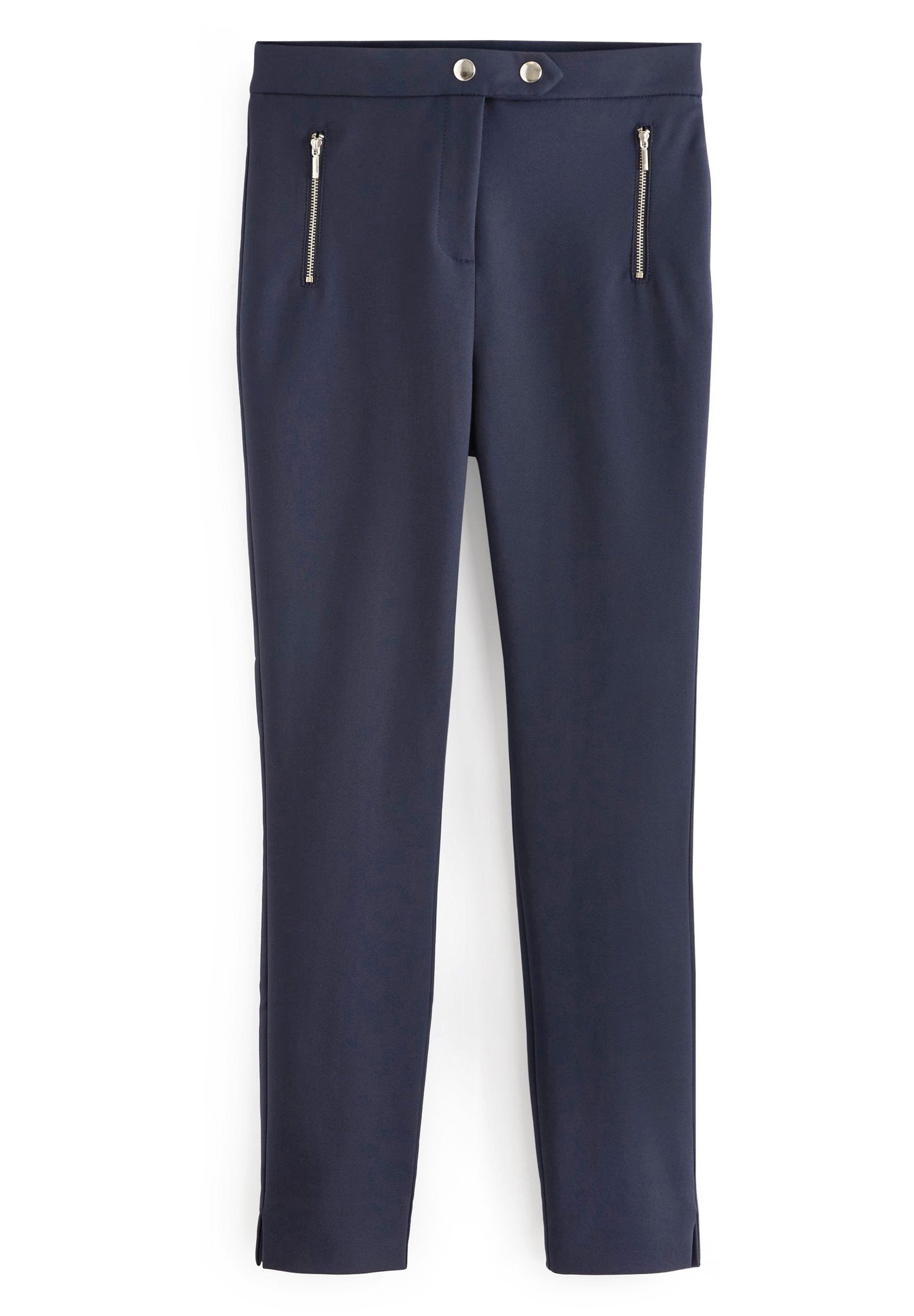 Marineblaue Slim-Fit-Hosen mit zwei Reißverschlusstaschen vorne, glatter Textur und Schlitzen am Knöchel. Aus einem dehnbaren Stoff für zusätzlichen Komfort gefertigt.
