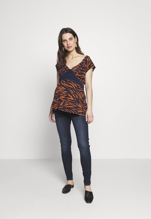 LOVE2WAIT NURSING ANIMAL PRINT
