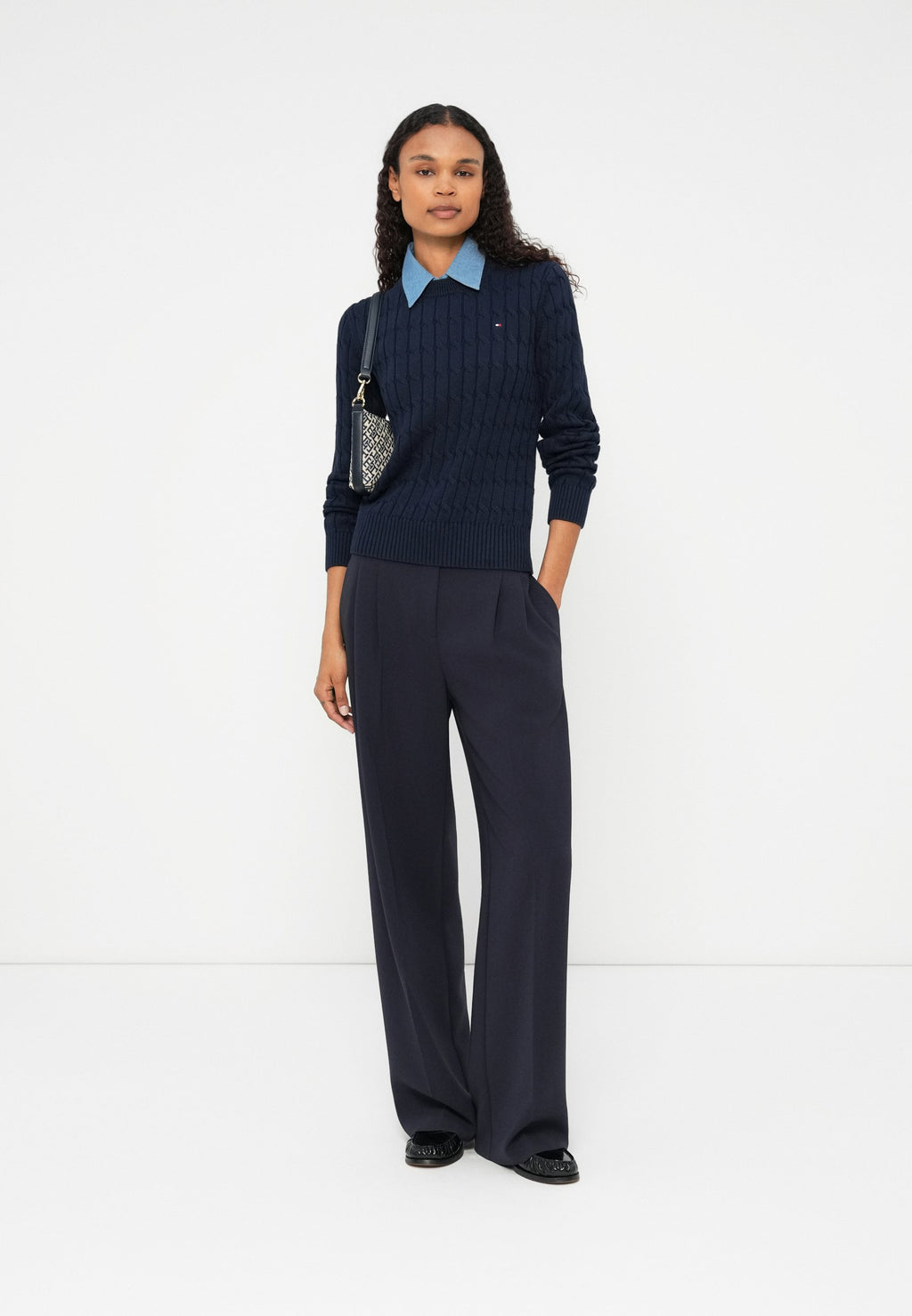 CABLE KNIT CREW NECK JUMPER Media 2