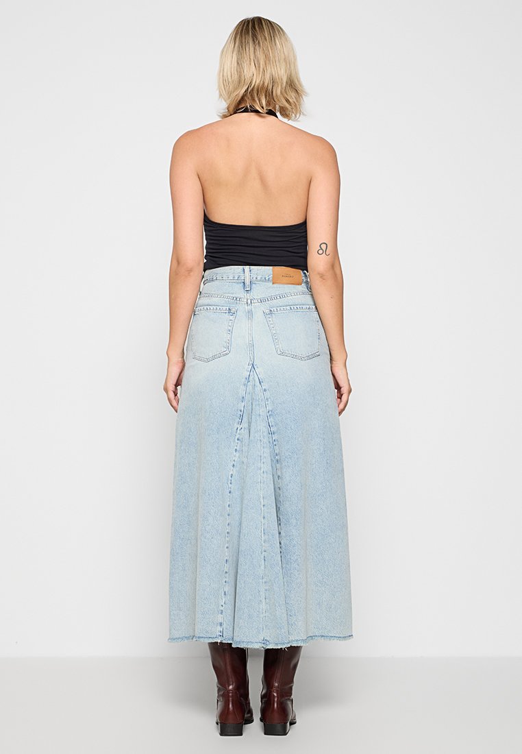 7 for all mankind