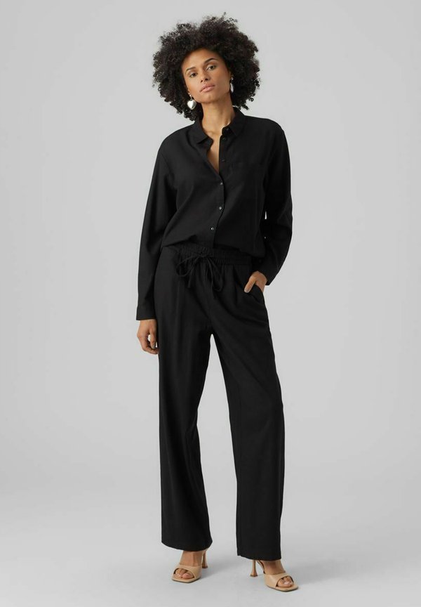 Vero Moda Wide-leg VMJESMILO Mid waist - Tracksuit bottoms - black